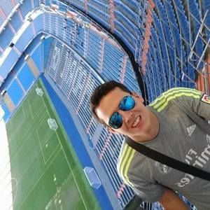 Meet your Posher, Javier